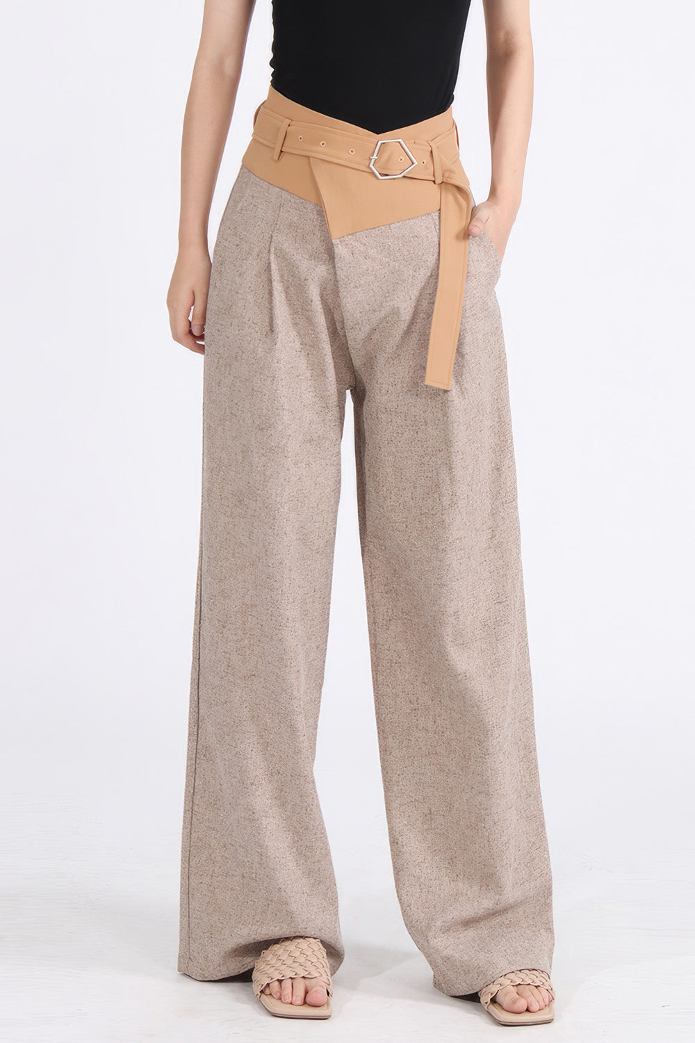 Wide Trousers with Belt and Irregular Closure - Brown